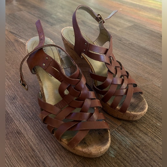 Guess Brown Cork Wedges - Picture 2 of 9